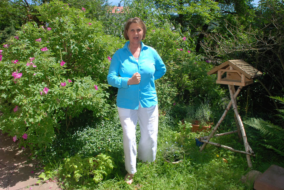 Während ich das Wort "MACHT" ausspreche, ziehe ich mit meiner Faust die inneren Machtenergien nach außen.